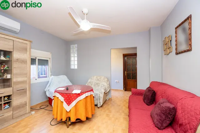 Casa con estupenda ubicación en Armilla. avenida de los ogíjares — 8