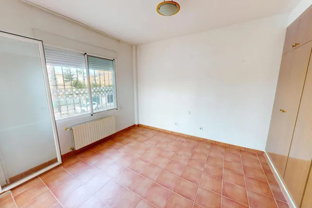 Chalet independiente en Urbanización Vall de Lliria — 33