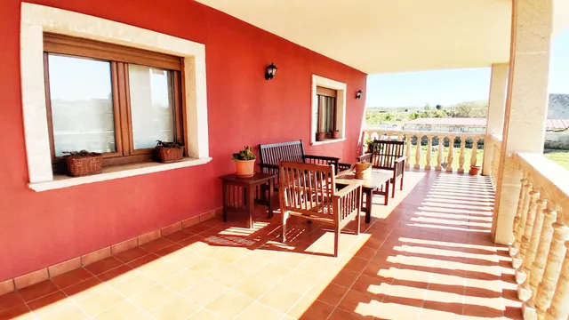 Urbis te ofrece un chalet en venta en Ciudad Rodrigo, Salamanca. — 27