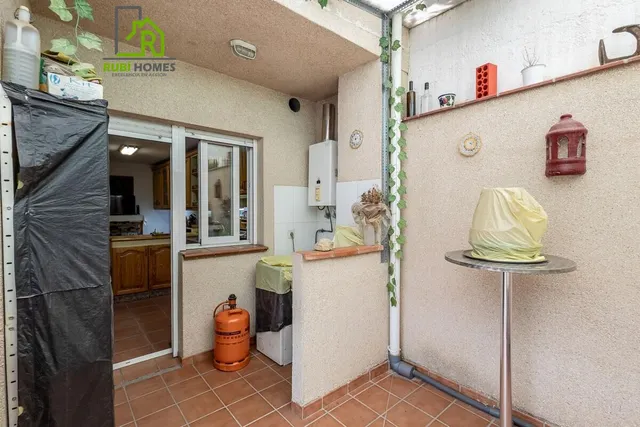 AMPLIA CASA DE 5 DORMITORIOS EN ALHENDÍN, GRANADA — 11