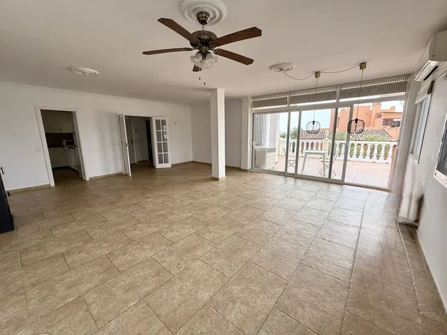 Chalet 6 habitaciones 300m² en venta - Centro — 6