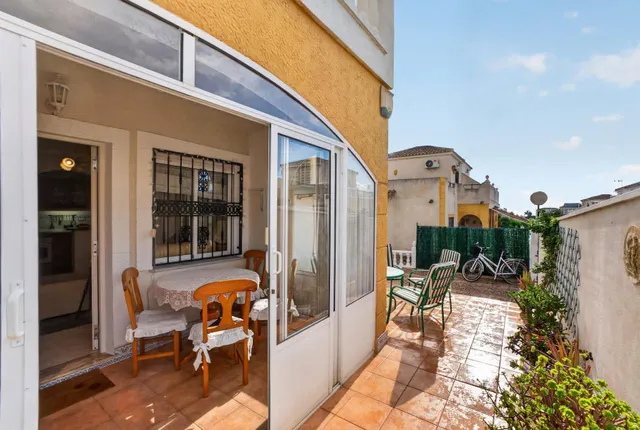 Serena V – Adosado tipo Quad con 3 dormitorios, jardín, piscina comunitaria y parking privado en Los Altos — 27