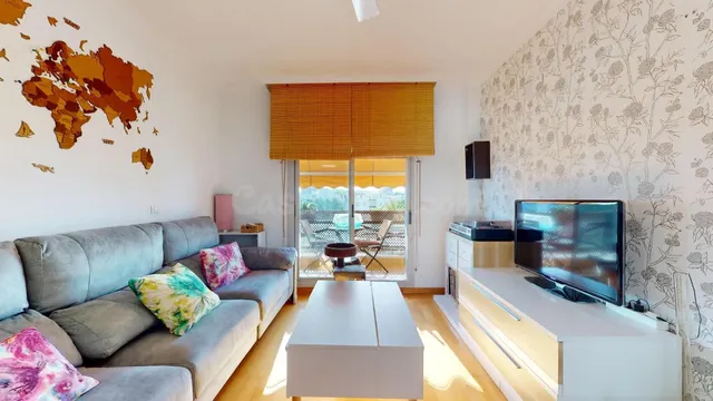 PISO DE RECIENTE CONSTRUCCIÓN CON AMPLIA TERRAZA, PISCINA, GARAJE Y TRASTERO — 4