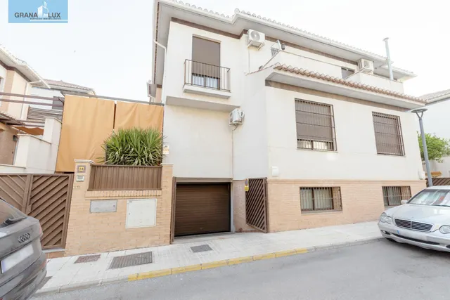 Pareada en Urbanización La Joya — 34