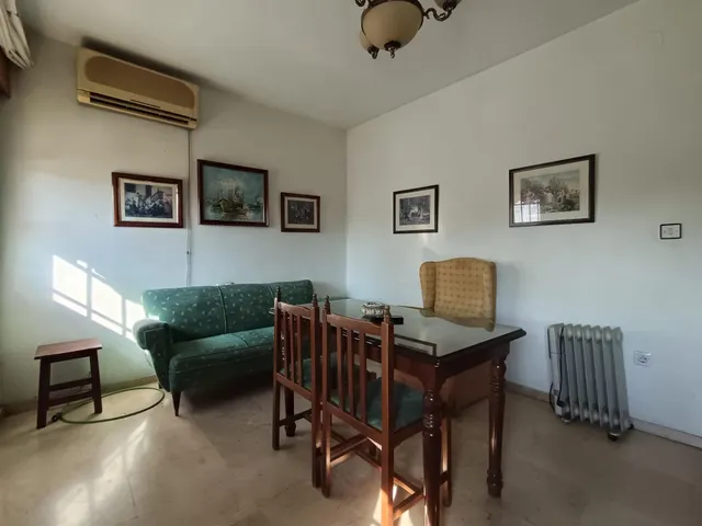 El verdadero lujo en el Realejo es tener tu propia cochera y compartir el edificio con un solo vecino. — 37