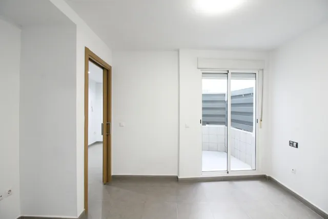 Vivienda en dos alturas con terraza privada y pérgola en Alaquàs — 17