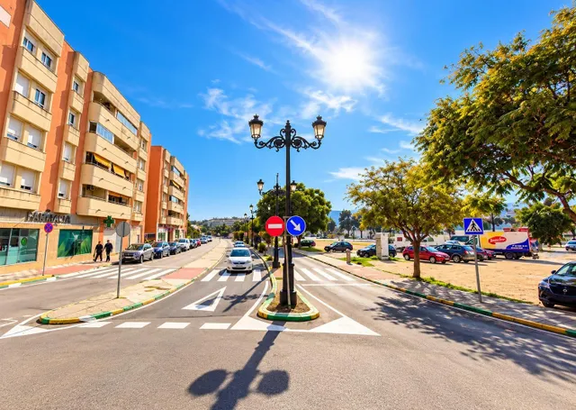 ¡piso en el recinto ferial de Los Barrios! — 13