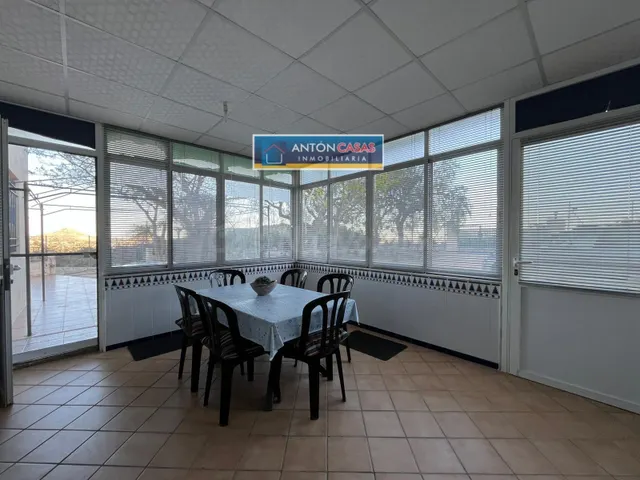 CHALET CON PISCINA, JARDÍN Y 11.900 M2 DE PARCELA EN MONFORT - foto 4
