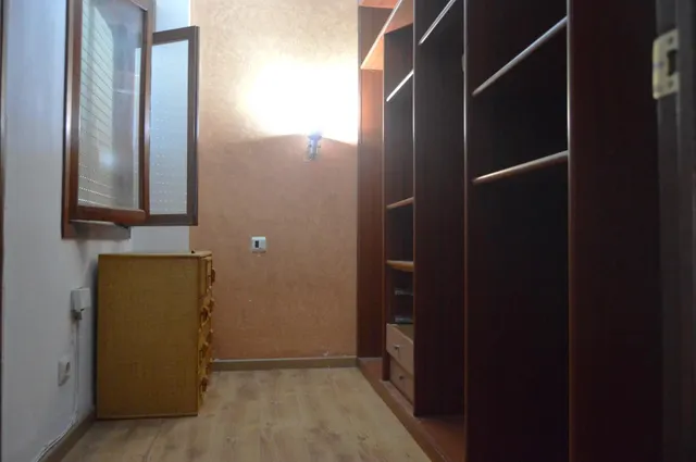 AMPLIO PISO DE CUATRO habitaciones EN ZONA PLAZA PARIS/ESCORXADOR — 23
