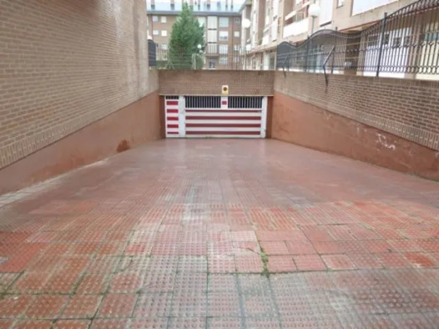 VENTA DE PLAZA DE GARAJE — 10