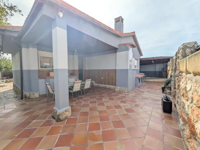 CHALET INDEPENDENTE CON PISCINA ZONA PIOZ — 27