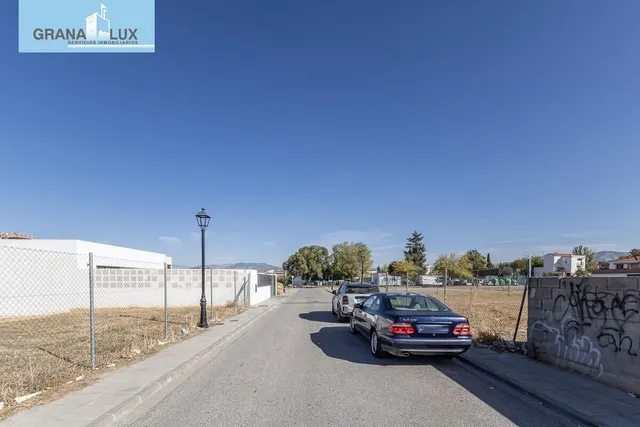 Solar de 1.175 m2 en Ogijares — 11