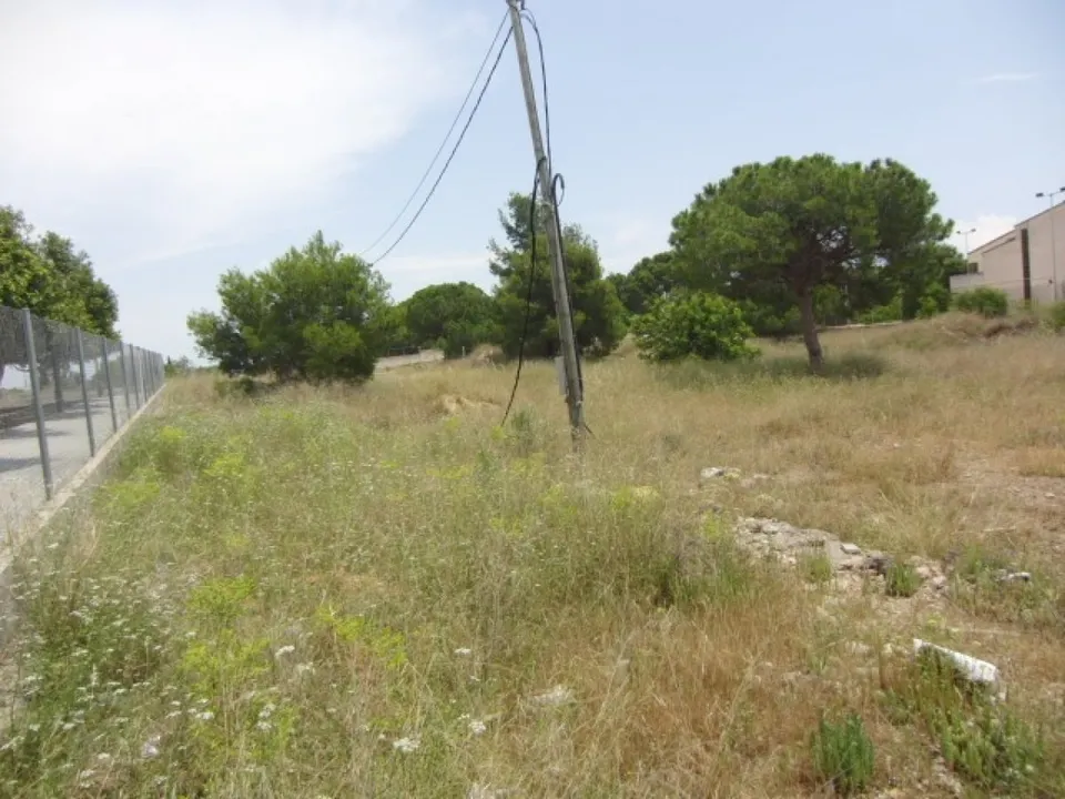 Venta de parcela en Campolivar