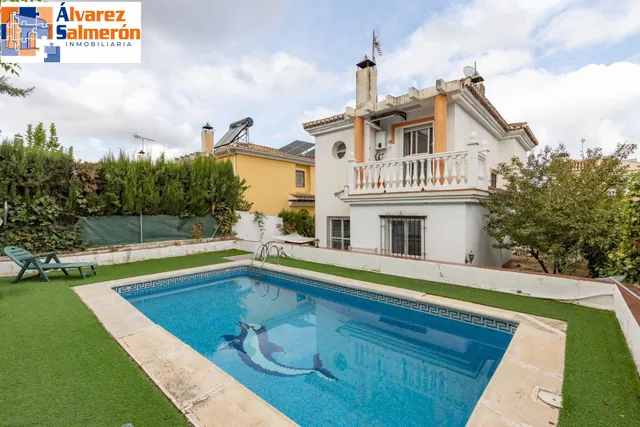 Casa independiente con piscina en La Zubia. — 40