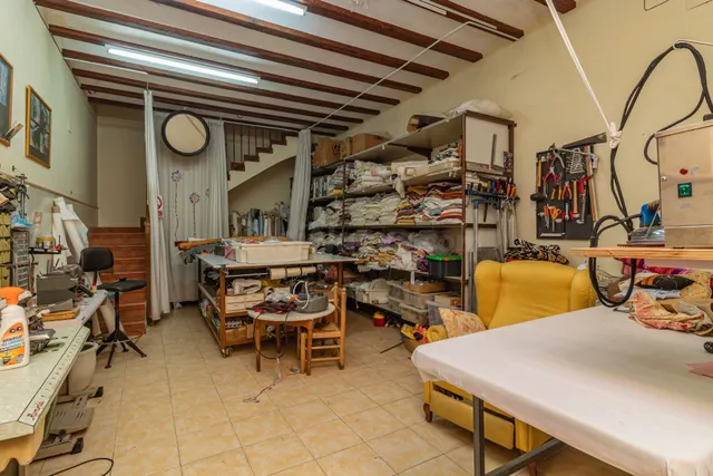 CASA A REFORMAR CON CUATRO DORMITORIOS EN CENTRO DE BURRIANA - foto 3