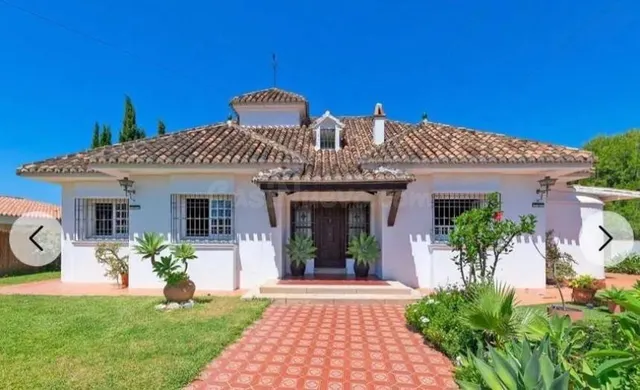 Chalet independiente moderno con vistas al mar – Zona Cala d