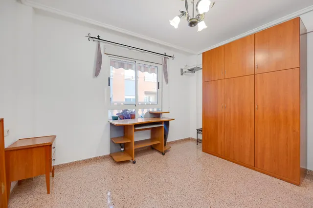 4 Dormitorios 2 baños  vivienda grande — 14