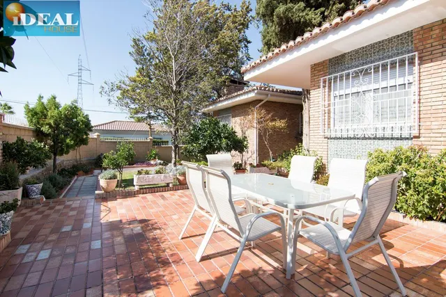 A6096J1. MAGNIFICO CHALET CON PISCINA EN COLINAS BERMEJAS — 28