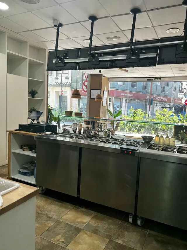 Traspaso de local comercial de 253 m2 — 2