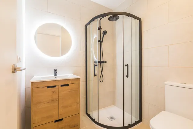 VIVIENDA EN PLENO CENTRO DE ELCHE · 3 SUITES CON BAÑO PRIVADO — 19
