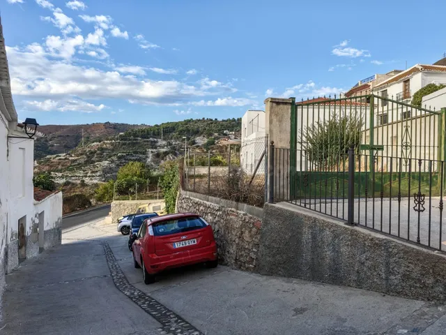 DOS SOLARES INDEPENDIENTES EN EL CASCO ANTIGUO DE GUALCHOS - foto 2