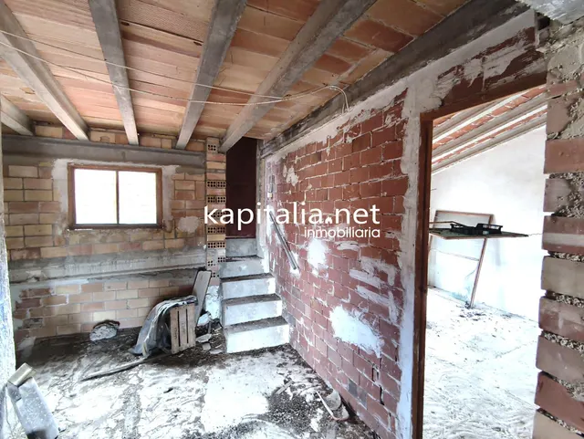 CASA PARA REFORMAR A LA VENTA EN PALOMAR. — 7