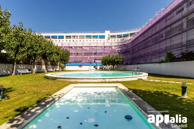Con piscina y entrada independiente — 43