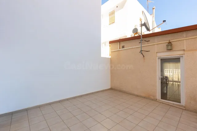 Bungalow en planta alta – C/ Arquitecto Larramendi, Torrevie - foto 4