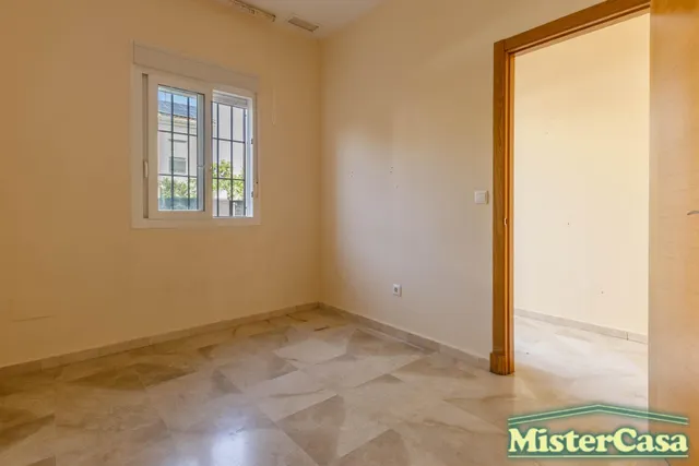 Exclusiva casa pareada de 4 dormitorios con sotano junto al campo de golf — 14