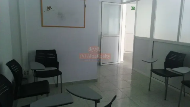 SE ALQUILA ENTREPLANTA PARA OFICINAS DE 80 mts — 5