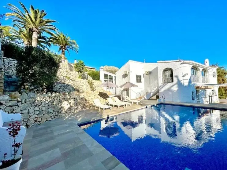 ✓Villa con Piscina y Vistas al Mar en Calpe, Costa Blanca.