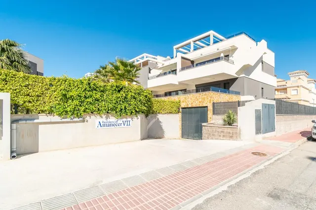 Atico con solarium en Orihuela Costa — 48