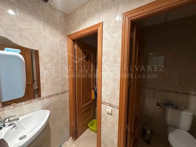 LOCAL COMERCIAL CON CAMBIO DE USO A VIVIENDA Y SEGREGACIÓN A - foto 4