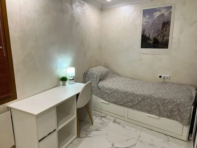 Apartamento reformado con terraza, en la provincia de Alicante, en la ciudad de Torrevieja. 3 habitaciones | 98 m2 | A 60 metros del mar — 24