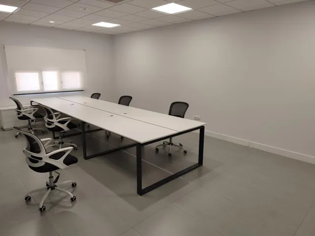 Nave en Poligono de Las Quemadas totalmente reformada y perfectamente instalada para uso mixto de oficinas y almacen — 22
