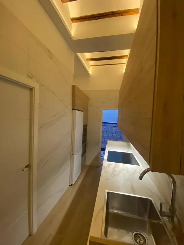 Piso reformado de 75m2 equipado para entrar a vivir, con patio privado en el Centro — 9