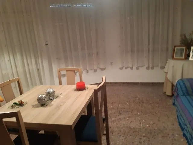 Casa vallada en la ciudad — 24