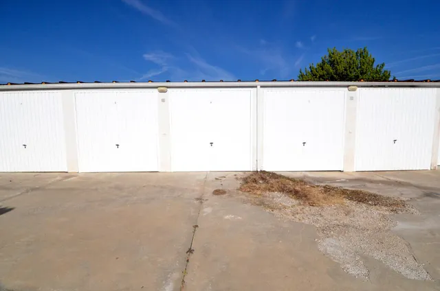 Urbis te ofrece una plaza de garaje cerrada en venta, zona Zarapicos, Pueblo, Salamanca. — 6