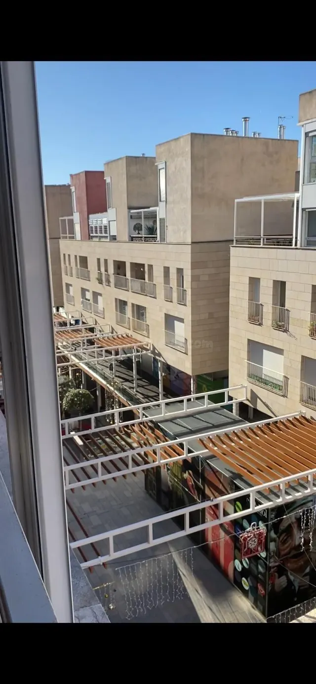 Piso céntrico y muy luminoso con terraza frente plaza del Pa