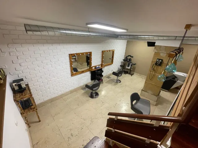 SE VENDE LOCAL CON INQUILINOS EN EL CENTRO — 3