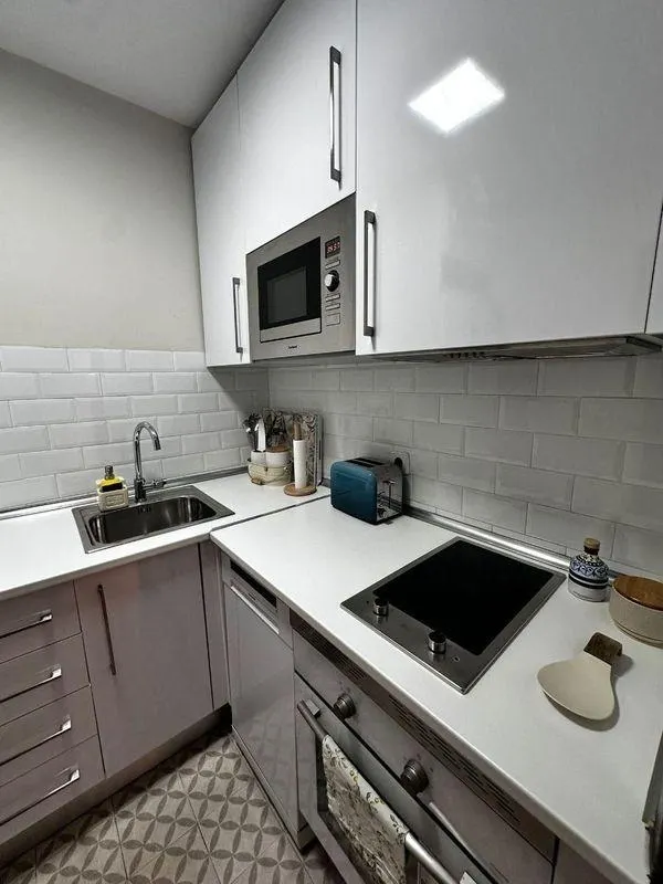 Exterior, Amplio y Cómodo Estudio con Terraza, Luminoso, piscina — 11