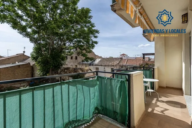 Piso en venta en Santa Fe con garaje y terraza. - foto 2