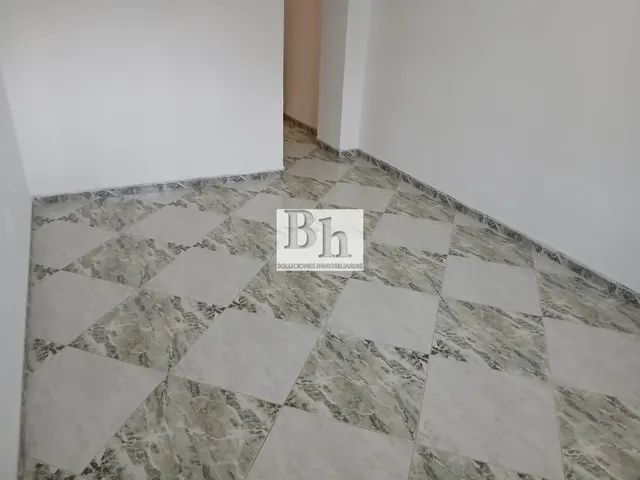 Oportunidad piso venta zona capuchinos concretamente avenida principal vistas despejadas, exterior, 4 dormitorios, 2 baños, garaje, patio, terraza, mejor ver... — 6