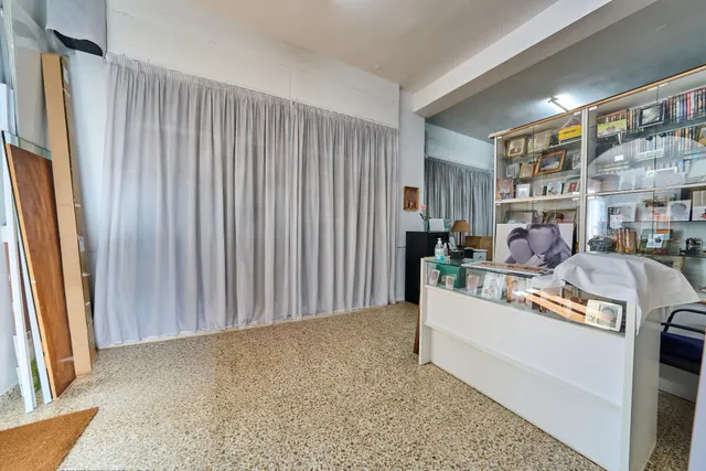 Bajo Comercial Santa Fe en esquina — 27