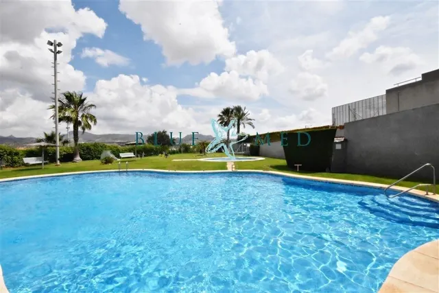 Apartamento reformado con amplia terraza y piscina comunitaria en la cumbre — 13