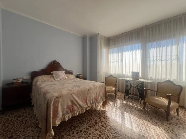 CASA EN EL CENTRO DE CAMARLES — 19