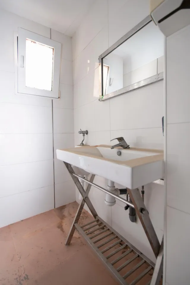 Bajo en esquina para convertir en vivienda o negocio en Alaquàs. con informe de arquitecto — 25