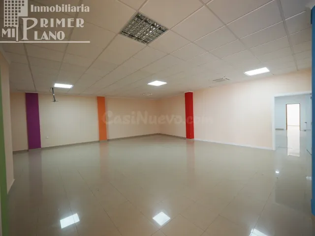 *Espectacular local en venta o alquiler situado en c/Dña Cri - foto 3
