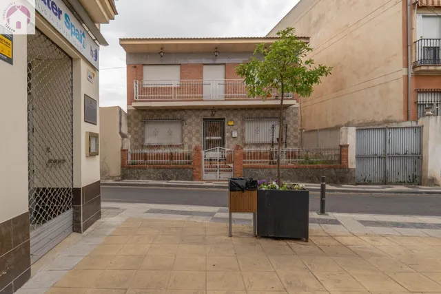 SE VENDE CASA CON UNA PARCELA DE 518 m2 (EN EL CENTRO DE LOS - foto 2