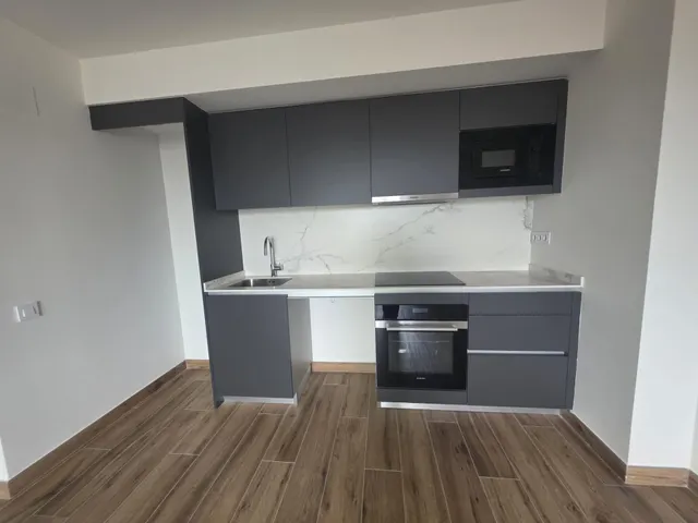 Alquiler piso de 2 habitaciones con parking y terraza  en la sinia — 5